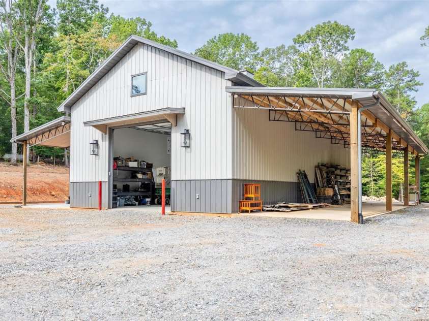 1147 Whispering Winds Drive, Catawba, NC 28609.  MLS# CAR4405476, YatesRealty ID 39802. 