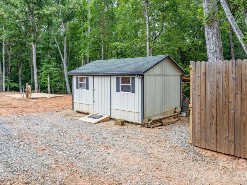 1147 Whispering Winds Drive, Catawba, NC 28609.  MLS# CAR4405476, YatesRealty ID 39802. 