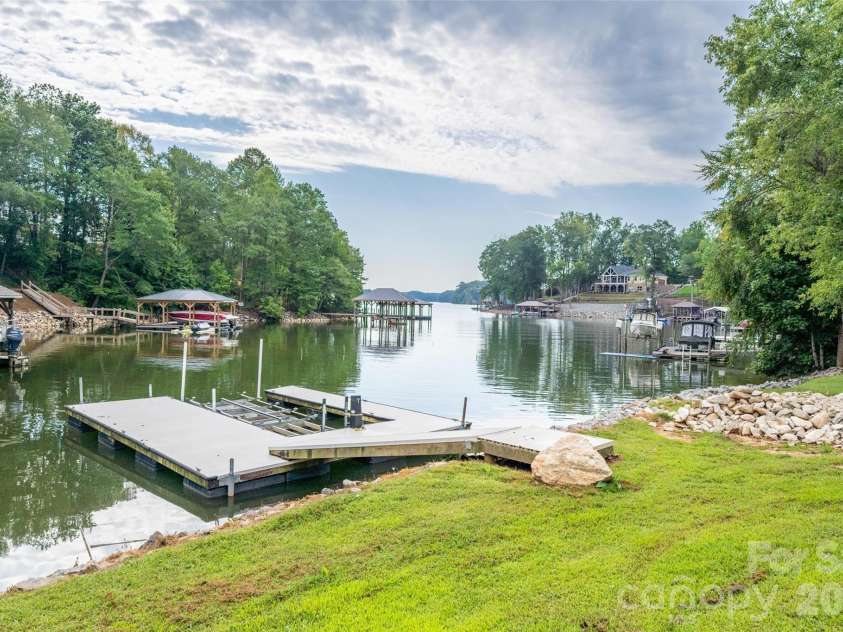 1147 Whispering Winds Drive, Catawba, NC 28609.  MLS# CAR4405476, YatesRealty ID 39802. 