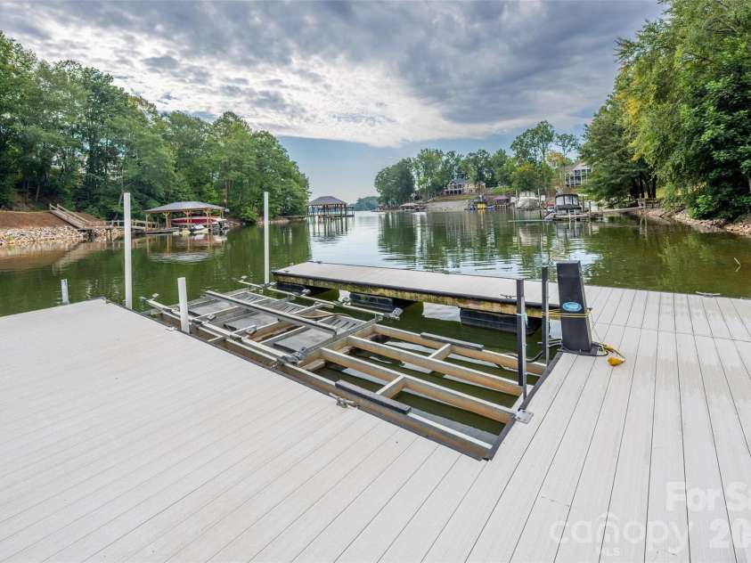1147 Whispering Winds Drive, Catawba, NC 28609.  MLS# CAR4405476, YatesRealty ID 39802. 
