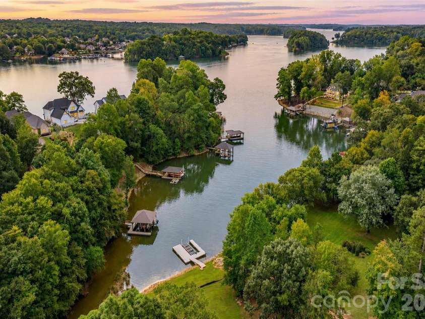 1147 Whispering Winds Drive, Catawba, NC 28609.  MLS# CAR4405476, YatesRealty ID 39802. Private/Protected Cove with Direct Access to Lake Norman Main Channel