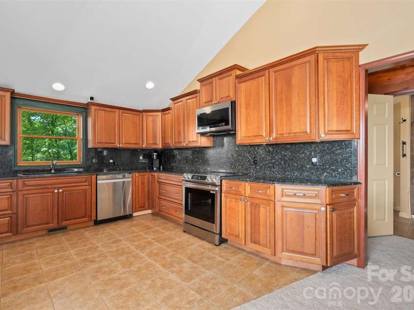 632 Dogwood Trail, Waynesville, NC 28786.  MLS# CAR4405360, YatesRealty ID 39803. 