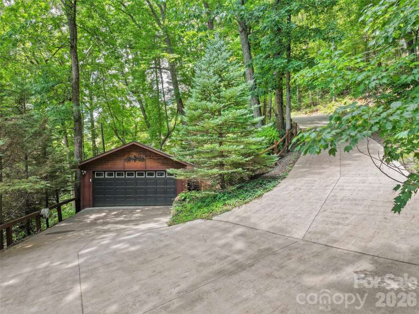 632 Dogwood Trail, Waynesville, NC 28786.  MLS# CAR4405360, YatesRealty ID 39803. 