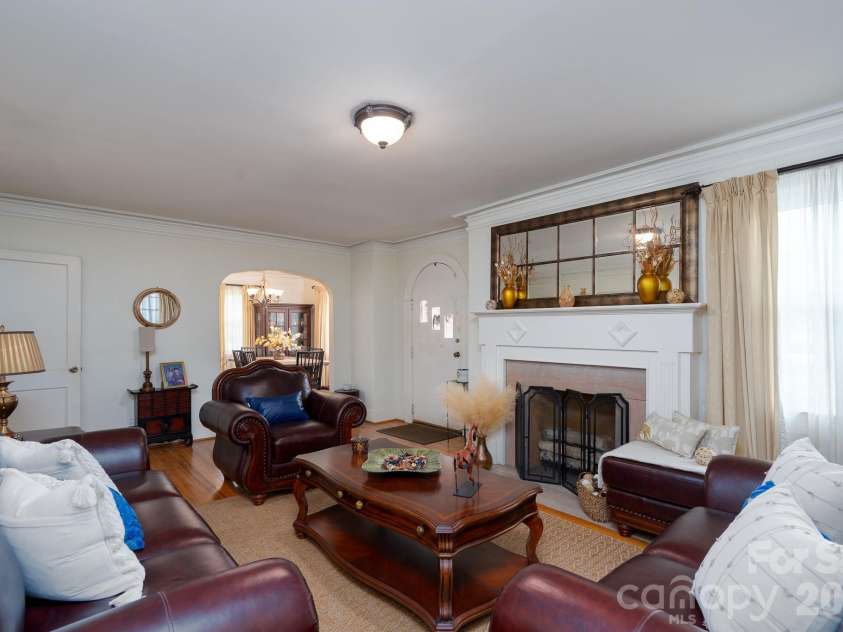 1017 Druid Circle, Charlotte, NC 28206.  MLS# CAR4405229, YatesRealty ID 39806. 