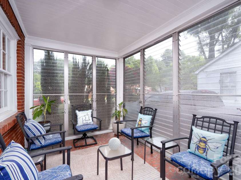1017 Druid Circle, Charlotte, NC 28206.  MLS# CAR4405229, YatesRealty ID 39806. 