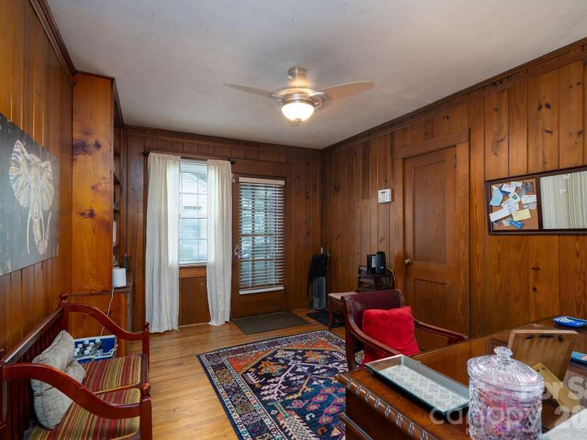 1017 Druid Circle, Charlotte, NC 28206.  MLS# CAR4405229, YatesRealty ID 39806. 