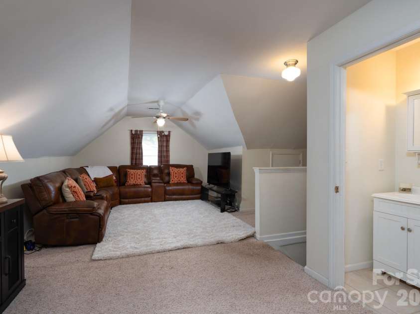 1017 Druid Circle, Charlotte, NC 28206.  MLS# CAR4405229, YatesRealty ID 39806. 