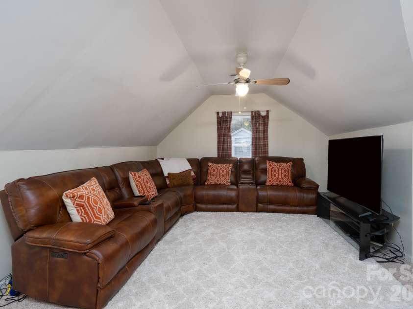 1017 Druid Circle, Charlotte, NC 28206.  MLS# CAR4405229, YatesRealty ID 39806. 