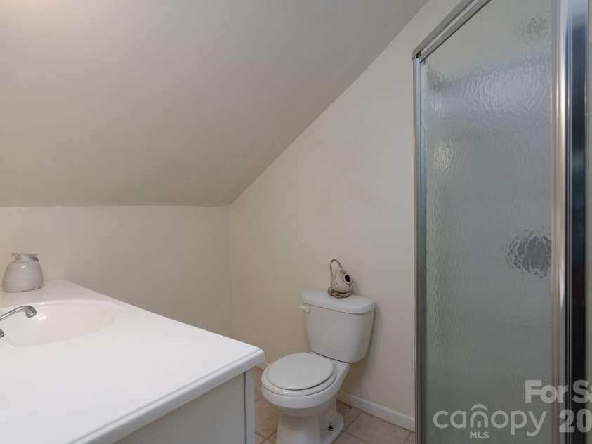 1017 Druid Circle, Charlotte, NC 28206.  MLS# CAR4405229, YatesRealty ID 39806. 