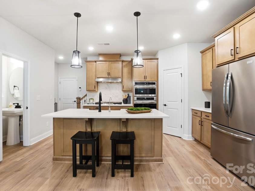 1128 Drummond Avenue, Charlotte, NC 28205.  MLS# CAR4405156, YatesRealty ID 39807. Beautiful Kitchen