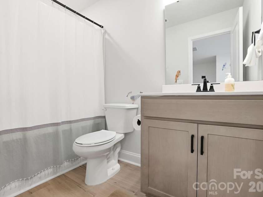 1128 Drummond Avenue, Charlotte, NC 28205.  MLS# CAR4405156, YatesRealty ID 39807. Full Bath #3