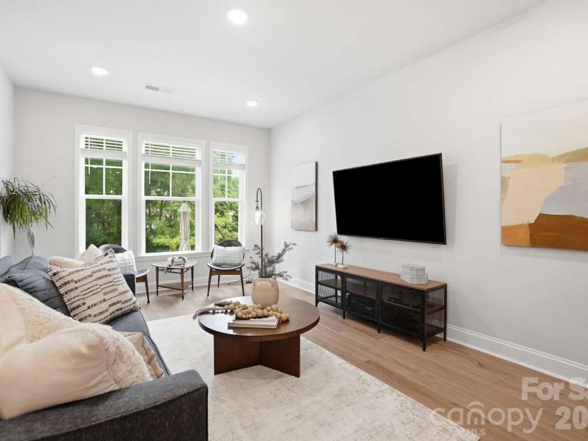1128 Drummond Avenue, Charlotte, NC 28205.  MLS# CAR4405156, YatesRealty ID 39807. Great Room