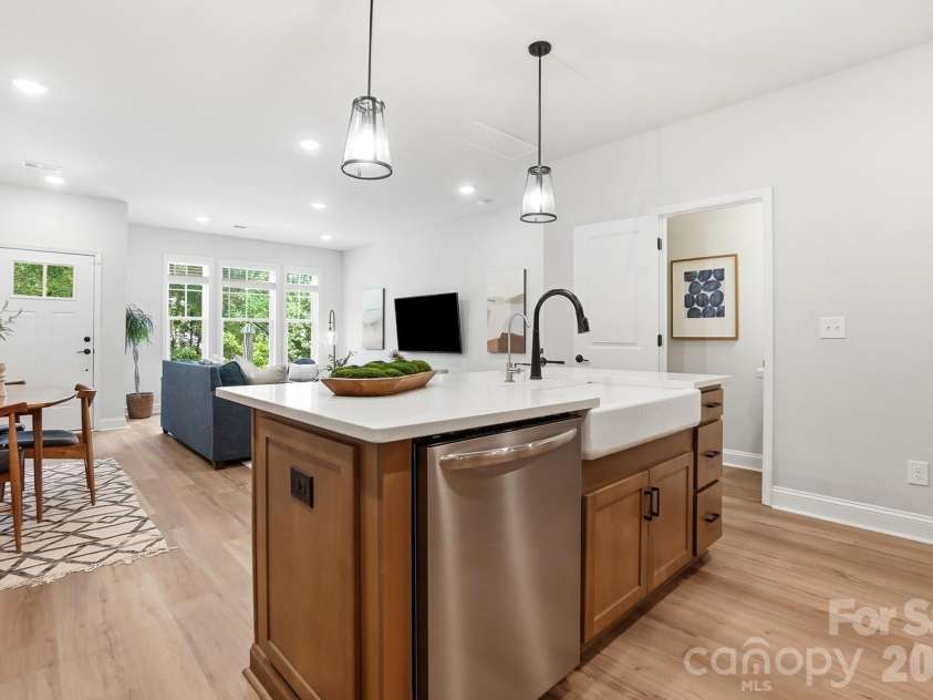 1128 Drummond Avenue, Charlotte, NC 28205.  MLS# CAR4405156, YatesRealty ID 39807. Kitchen