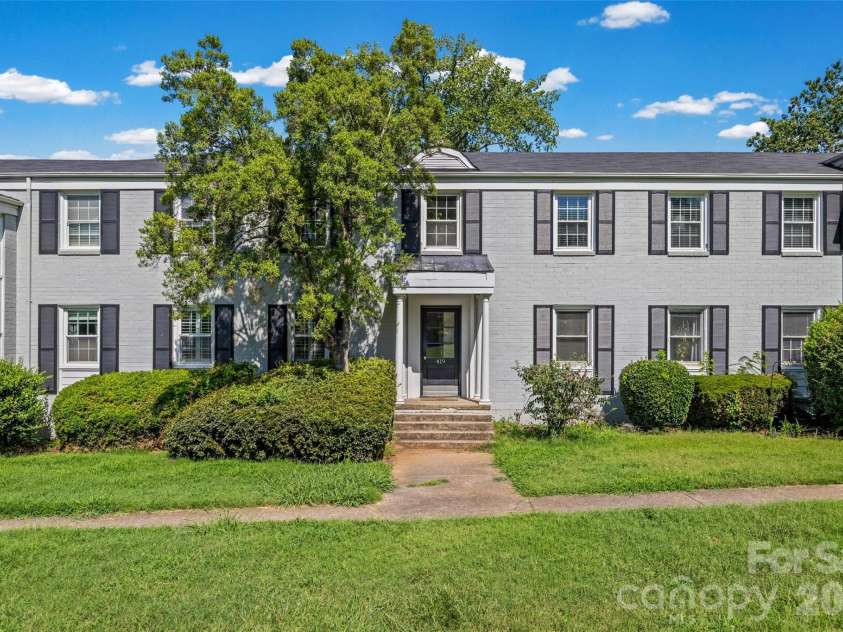 419 Wakefield Drive, Charlotte, NC 28209.  MLS# CAR4405114, YatesRealty ID 39808. 