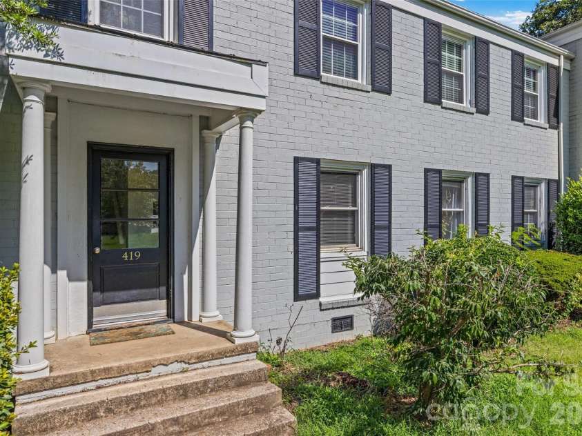 419 Wakefield Drive, Charlotte, NC 28209.  MLS# CAR4405114, YatesRealty ID 39808. 