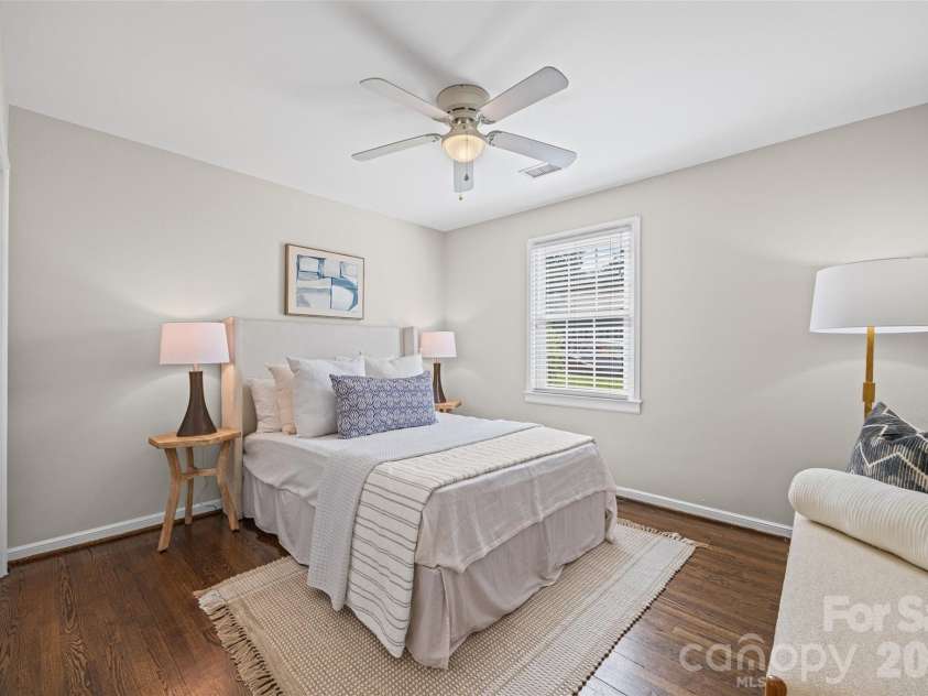 419 Wakefield Drive, Charlotte, NC 28209.  MLS# CAR4405114, YatesRealty ID 39808. 