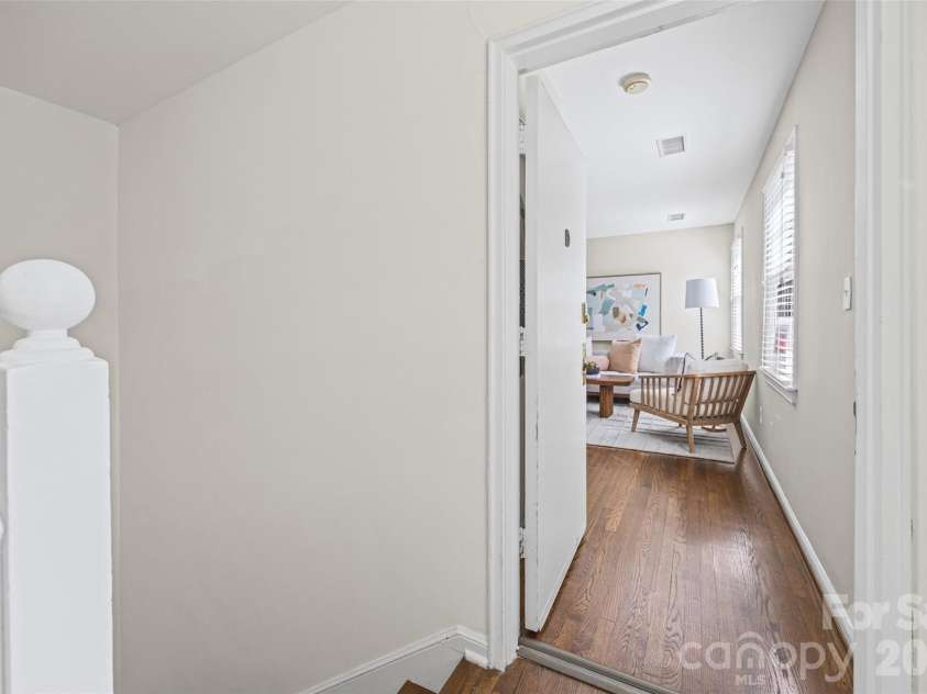 419 Wakefield Drive, Charlotte, NC 28209.  MLS# CAR4405114, YatesRealty ID 39808. 