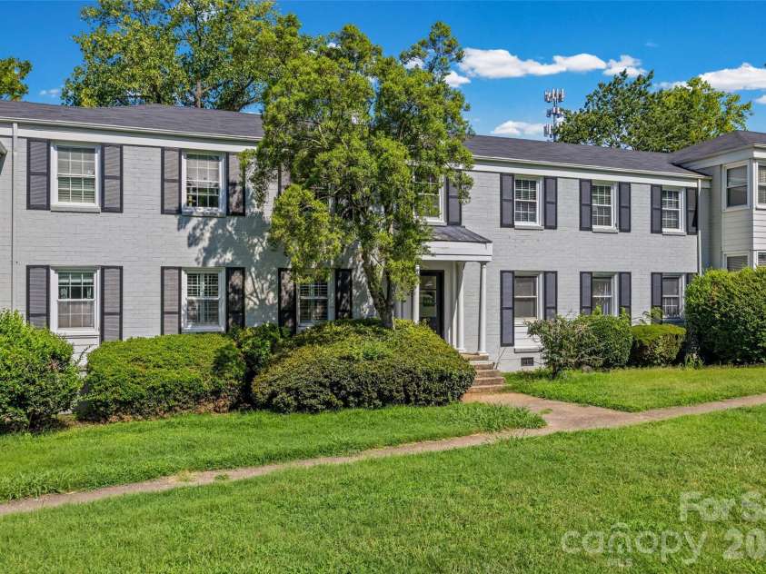 419 Wakefield Drive, Charlotte, NC 28209.  MLS# CAR4405114, YatesRealty ID 39808. 