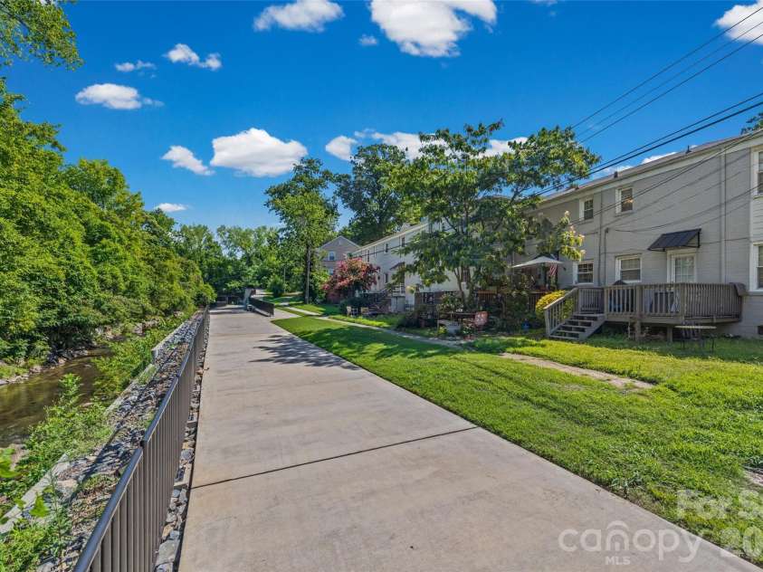 419 Wakefield Drive, Charlotte, NC 28209.  MLS# CAR4405114, YatesRealty ID 39808. 