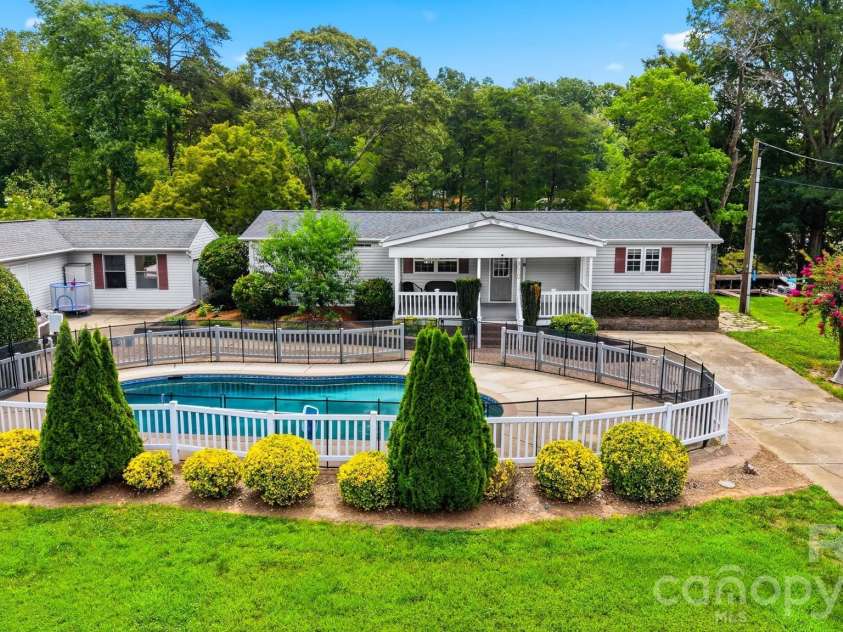 4520 Lake Drive, Sherrills Ford, NC 28673.  MLS# CAR4404925, YatesRealty ID 39809. 