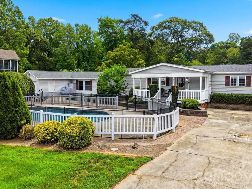 4520 Lake Drive, Sherrills Ford, NC 28673.  MLS# CAR4404925, YatesRealty ID 39809. 
