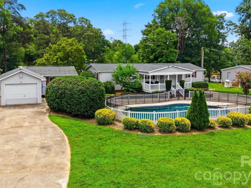 4520 Lake Drive, Sherrills Ford, NC 28673.  MLS# CAR4404925, YatesRealty ID 39809. 
