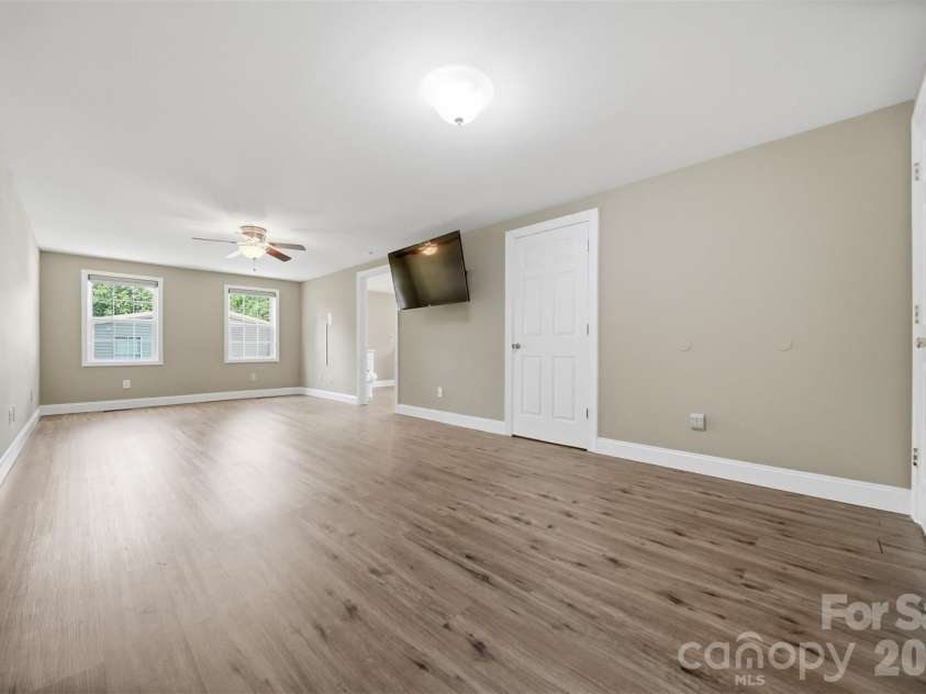4520 Lake Drive, Sherrills Ford, NC 28673.  MLS# CAR4404925, YatesRealty ID 39809. 