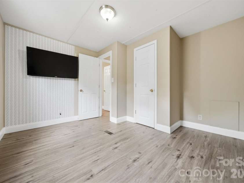 4520 Lake Drive, Sherrills Ford, NC 28673.  MLS# CAR4404925, YatesRealty ID 39809. 