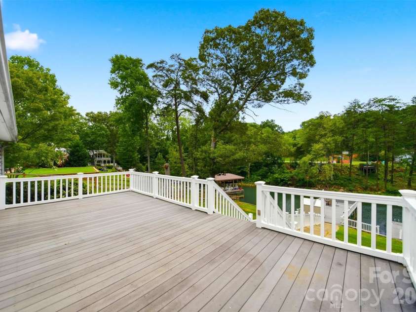 4520 Lake Drive, Sherrills Ford, NC 28673.  MLS# CAR4404925, YatesRealty ID 39809. 