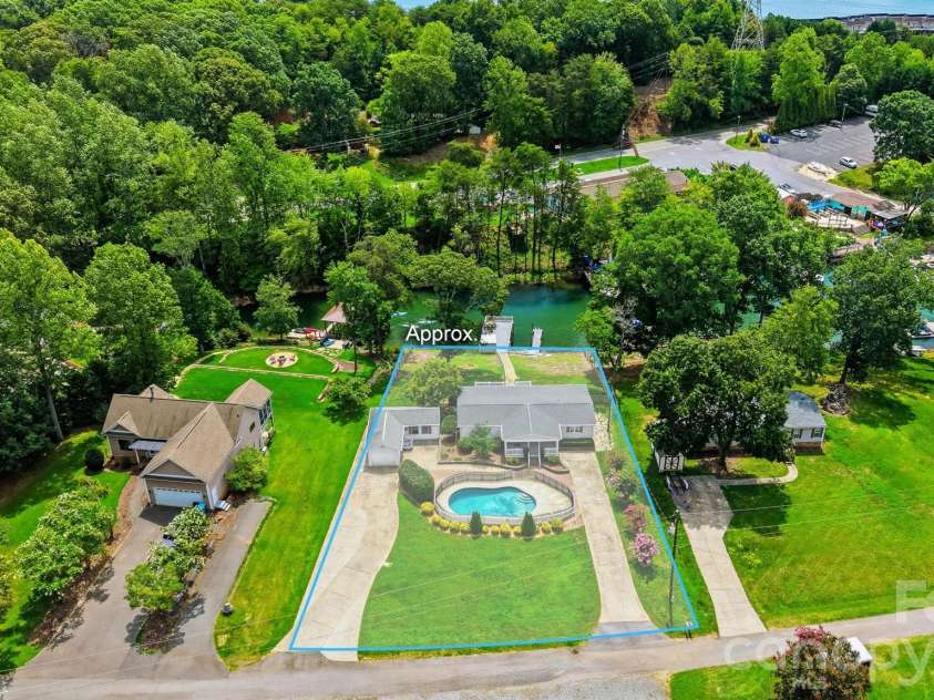4520 Lake Drive, Sherrills Ford, NC 28673.  MLS# CAR4404925, YatesRealty ID 39809. 