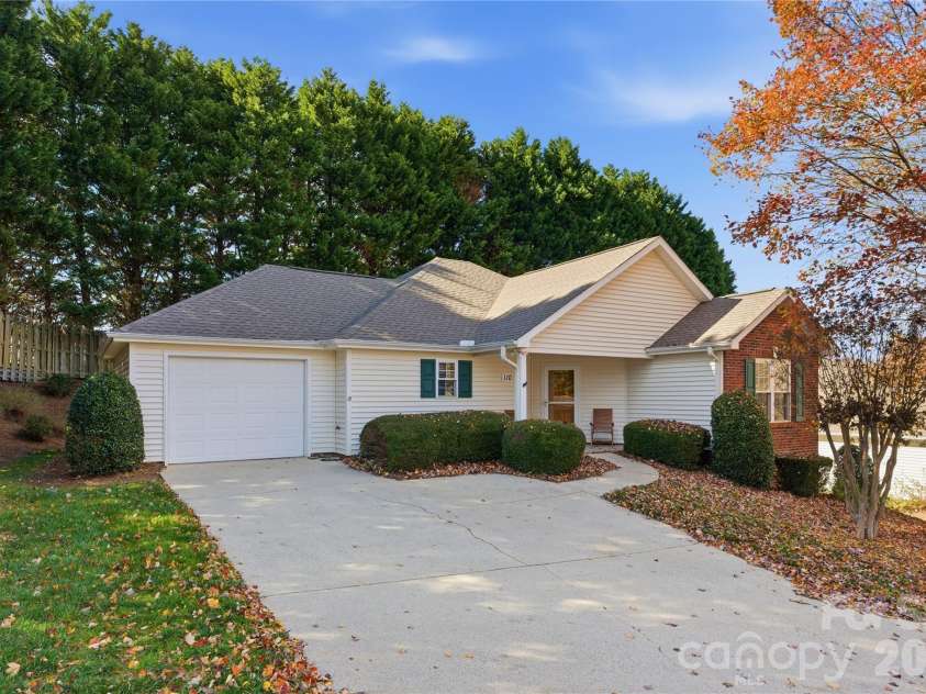 110 Whitehall Drive, Mooresville, NC 28117.  MLS# CAR4268703, YatesRealty ID 3981. 