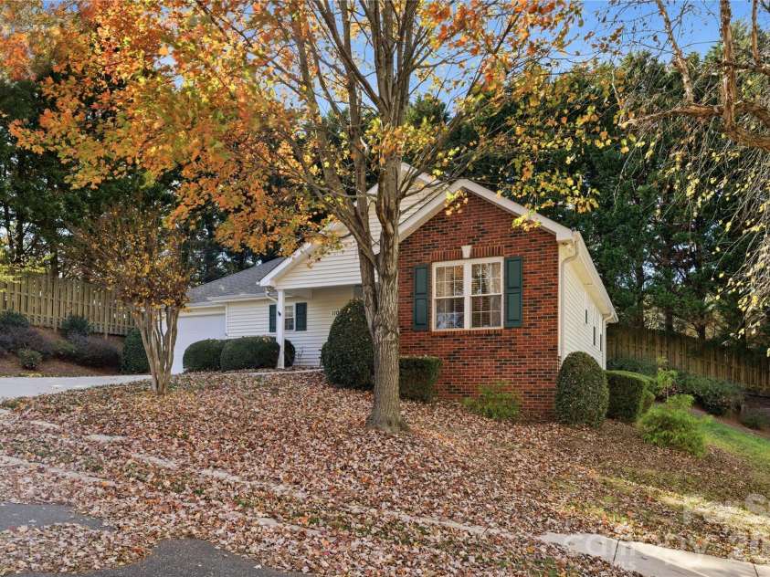 110 Whitehall Drive, Mooresville, NC 28117.  MLS# CAR4268703, YatesRealty ID 3981. 