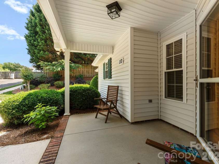 110 Whitehall Drive, Mooresville, NC 28117.  MLS# CAR4268703, YatesRealty ID 3981. 