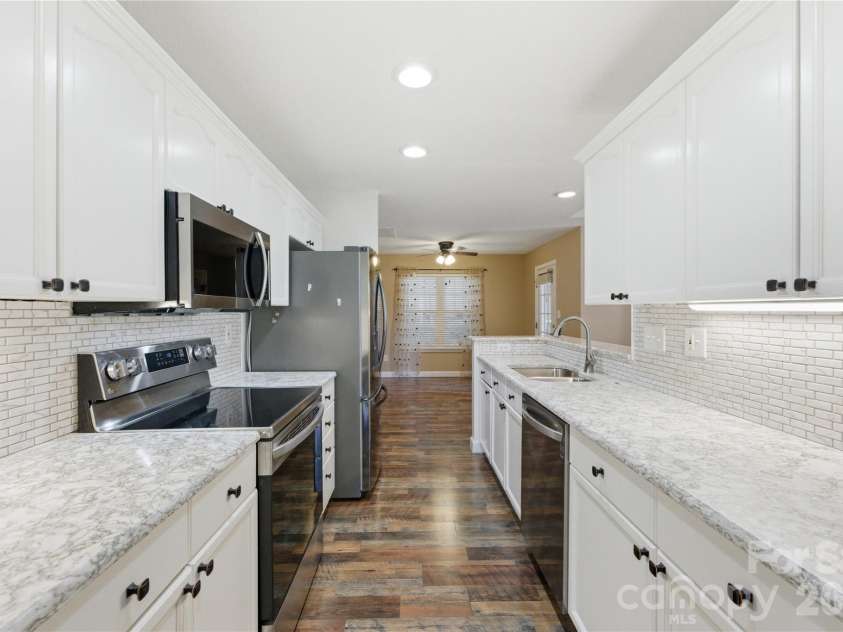 110 Whitehall Drive, Mooresville, NC 28117.  MLS# CAR4268703, YatesRealty ID 3981. 