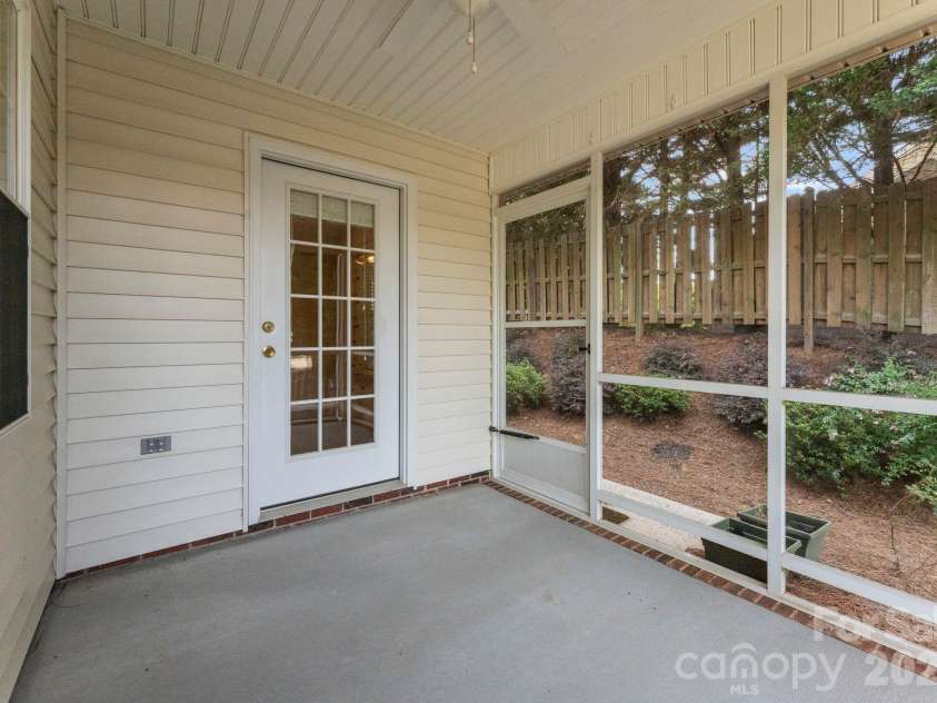 110 Whitehall Drive, Mooresville, NC 28117.  MLS# CAR4268703, YatesRealty ID 3981. 