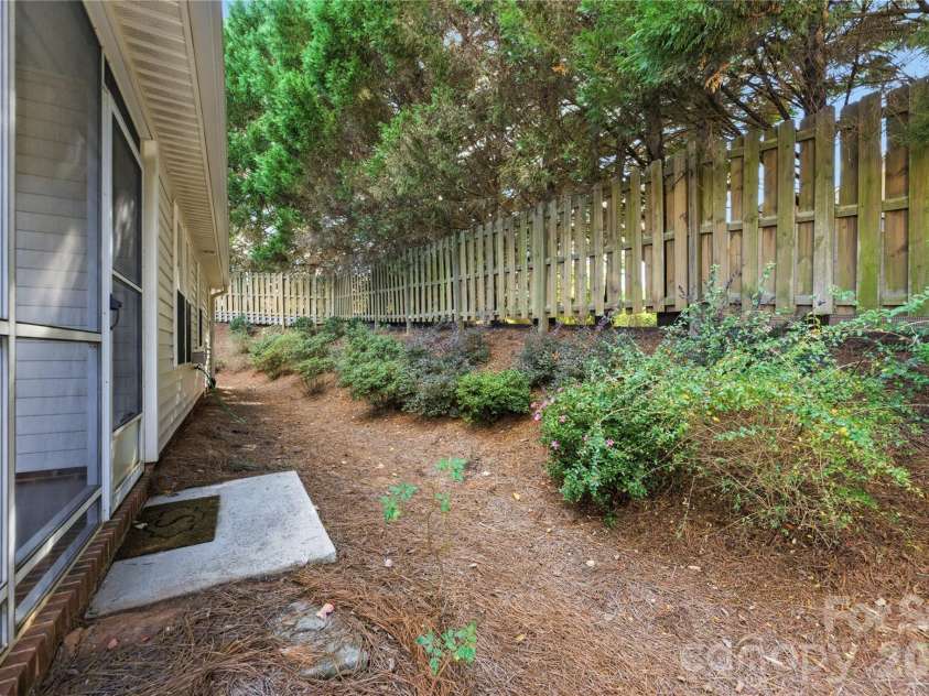 110 Whitehall Drive, Mooresville, NC 28117.  MLS# CAR4268703, YatesRealty ID 3981. 