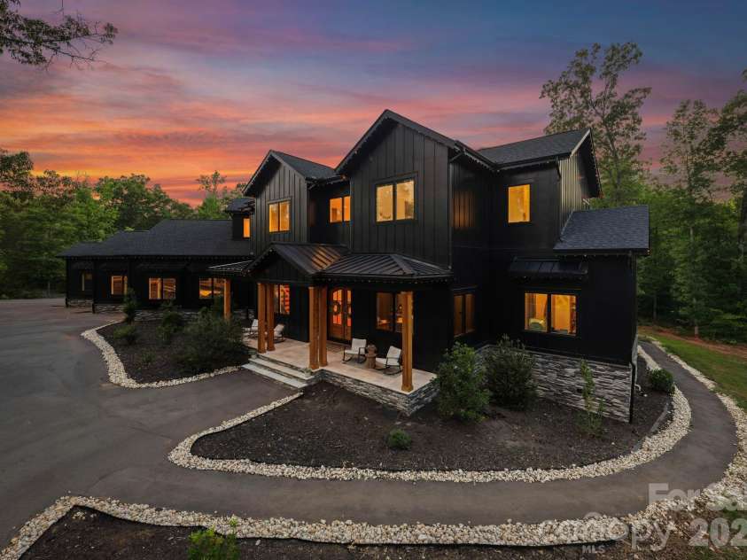 6632 Old Settlers Road, Waxhaw, NC 28173.  MLS# CAR4404467, YatesRealty ID 39814. 