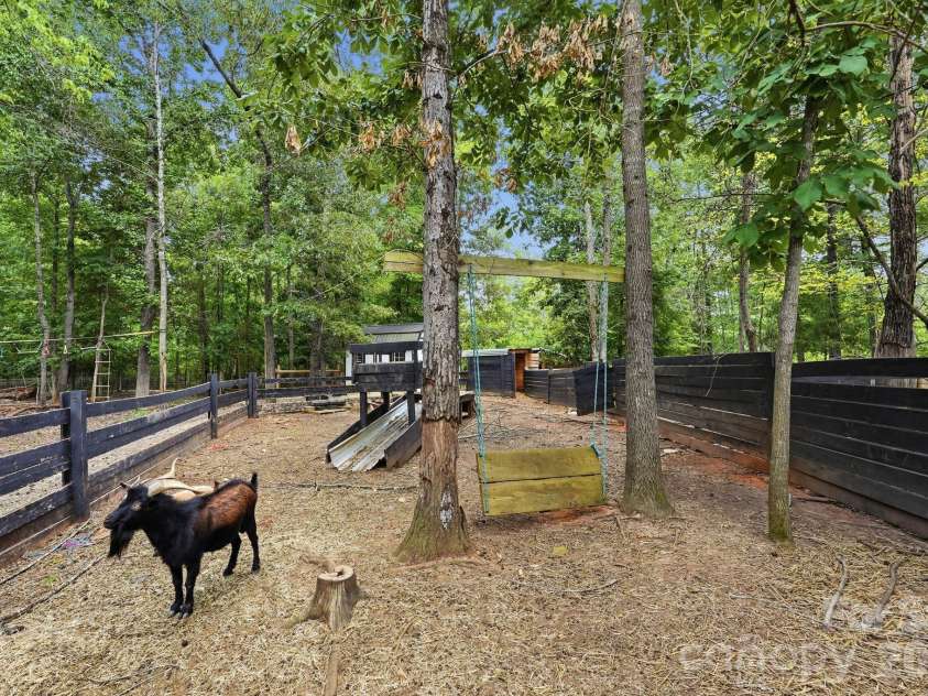 6632 Old Settlers Road, Waxhaw, NC 28173.  MLS# CAR4404467, YatesRealty ID 39814. 