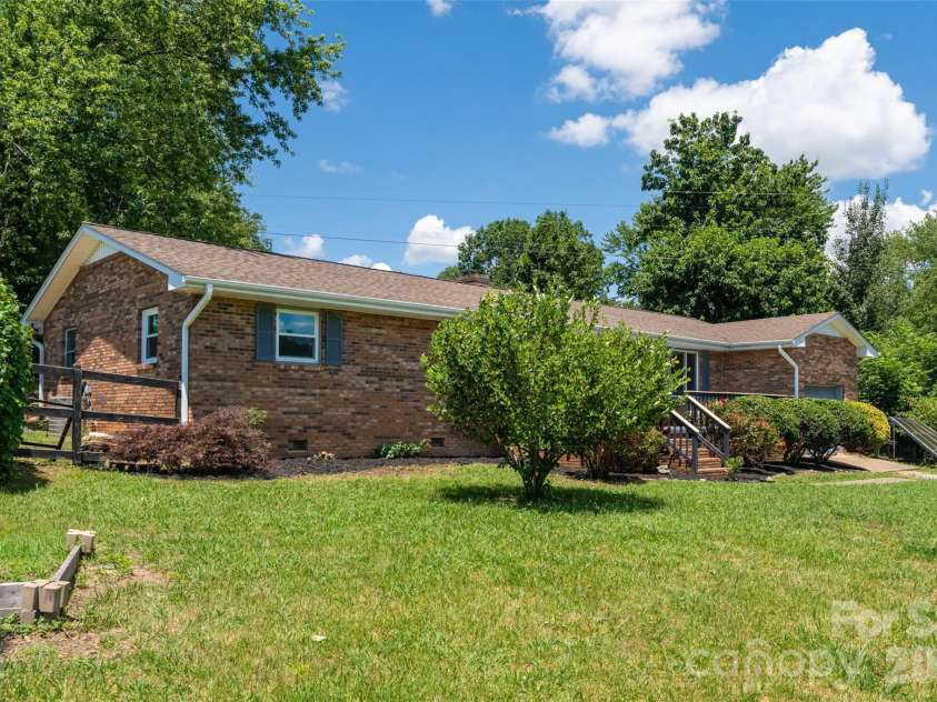 187 Sheehan Road, Fletcher, NC 28732.  MLS# CAR4404622, YatesRealty ID 39815. 