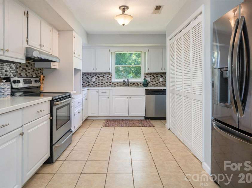 187 Sheehan Road, Fletcher, NC 28732.  MLS# CAR4404622, YatesRealty ID 39815. 
