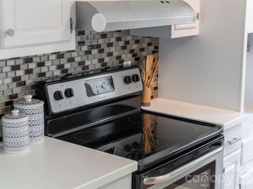 187 Sheehan Road, Fletcher, NC 28732.  MLS# CAR4404622, YatesRealty ID 39815. 