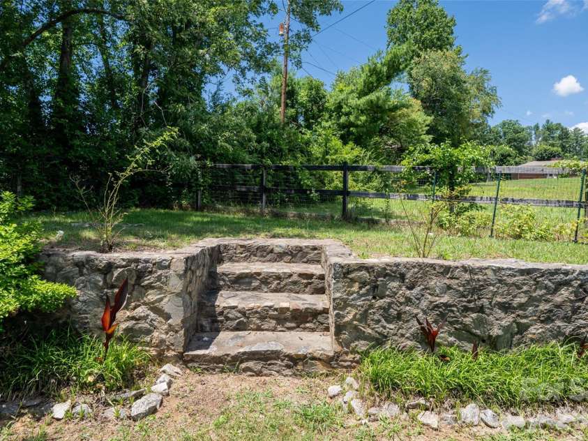 187 Sheehan Road, Fletcher, NC 28732.  MLS# CAR4404622, YatesRealty ID 39815. 