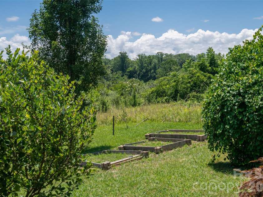 187 Sheehan Road, Fletcher, NC 28732.  MLS# CAR4404622, YatesRealty ID 39815. 