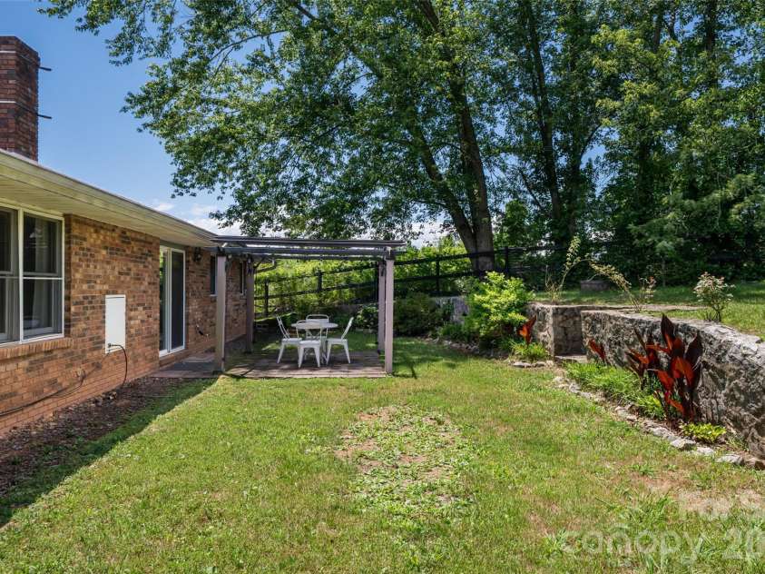 187 Sheehan Road, Fletcher, NC 28732.  MLS# CAR4404622, YatesRealty ID 39815. 