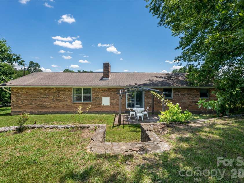 187 Sheehan Road, Fletcher, NC 28732.  MLS# CAR4404622, YatesRealty ID 39815. 