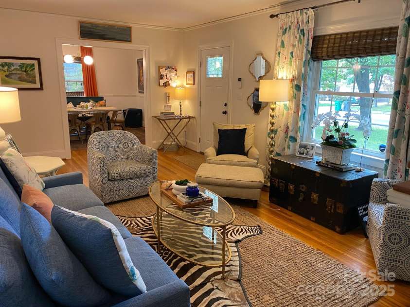 1422 Morningside Drive, Charlotte, NC 28205.  MLS# CAR4186101, YatesRealty ID 3982. 