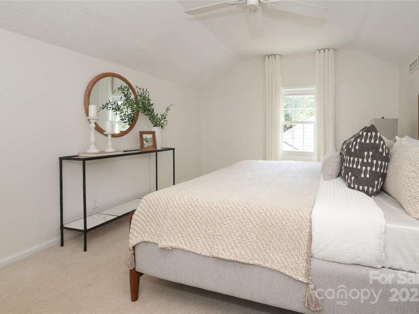 1422 Morningside Drive, Charlotte, NC 28205.  MLS# CAR4186101, YatesRealty ID 3982. 