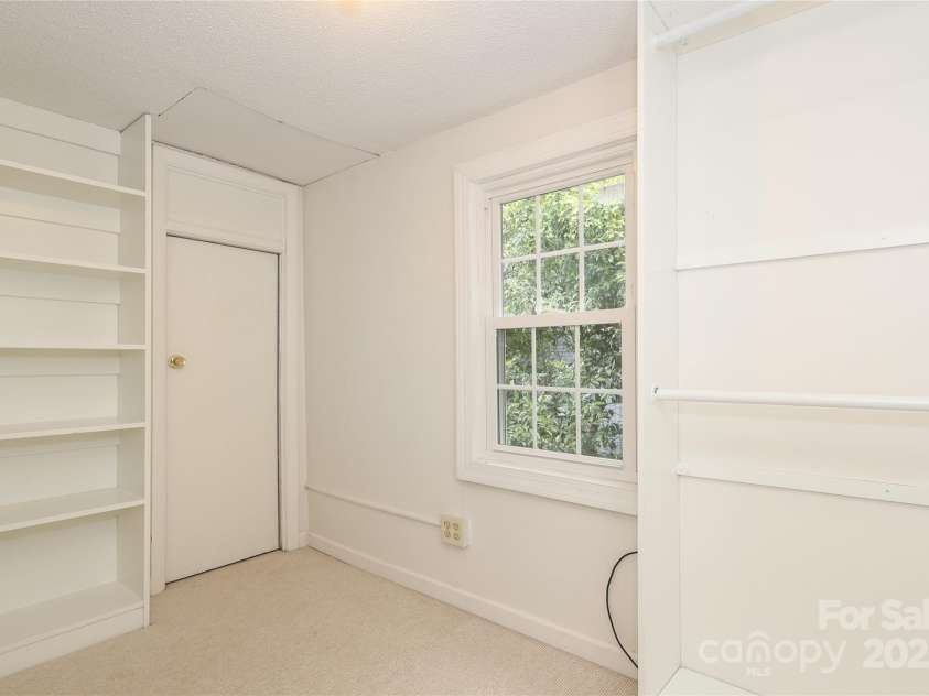 1422 Morningside Drive, Charlotte, NC 28205.  MLS# CAR4186101, YatesRealty ID 3982. 