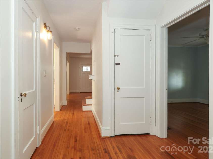 1422 Morningside Drive, Charlotte, NC 28205.  MLS# CAR4186101, YatesRealty ID 3982. 