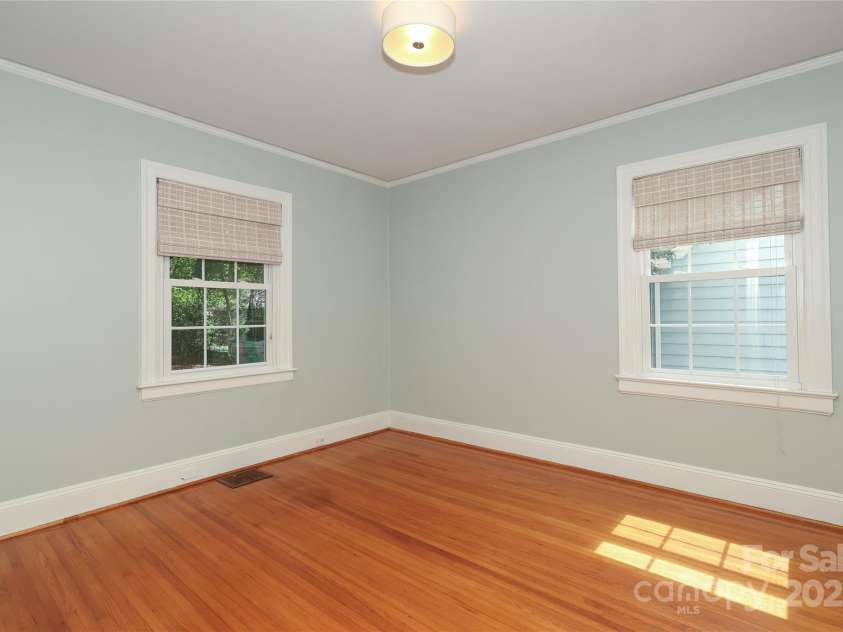 1422 Morningside Drive, Charlotte, NC 28205.  MLS# CAR4186101, YatesRealty ID 3982. 